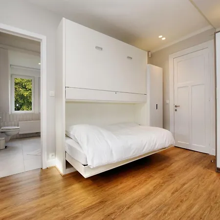 Holiday home Opulent In With Sauna, Cleaning Included *