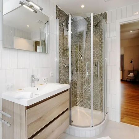 Semesterbostad Balmoral Hot Tub Home, Cleaning Included