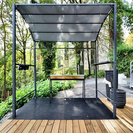 Semesterbostad Balmoral Hot Tub Home, Cleaning Included *